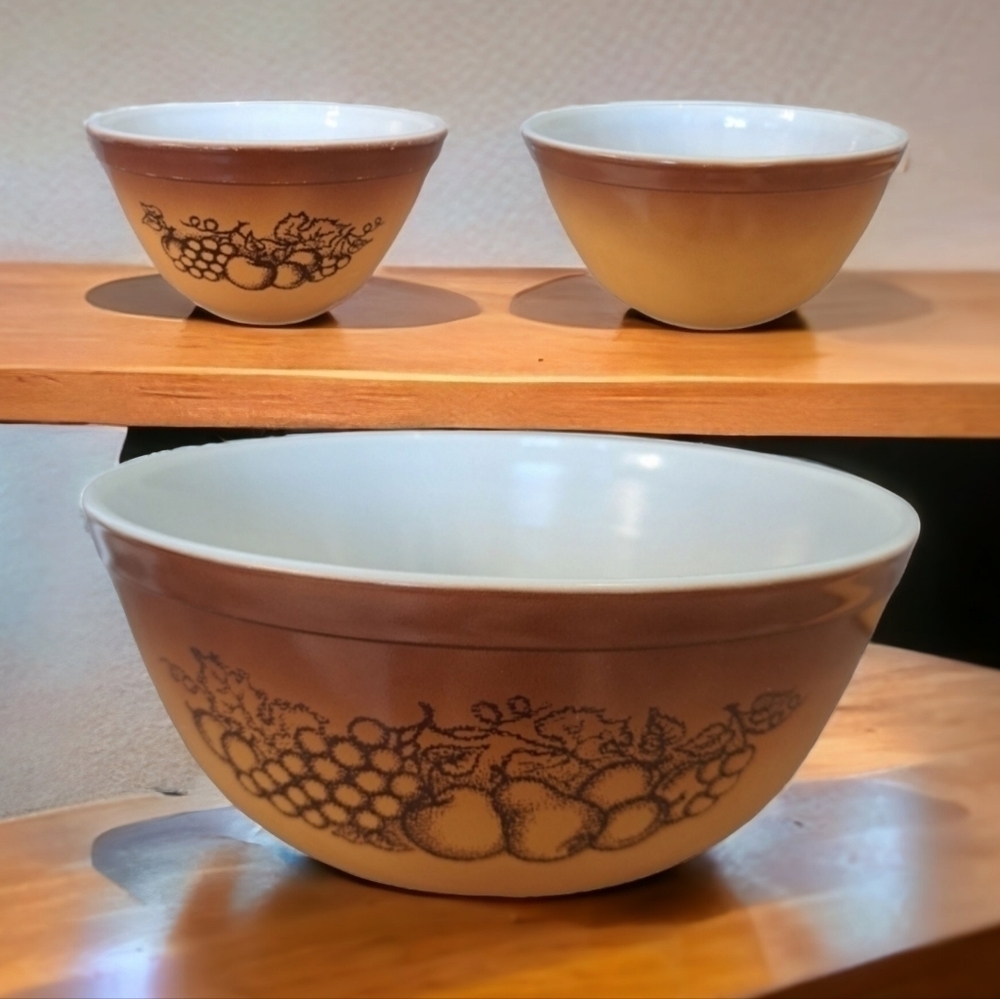 Pyrex vintage set of 3 bowls by corning N.Y USA 403 2.5 L 402 1.5 L 401 750 ml